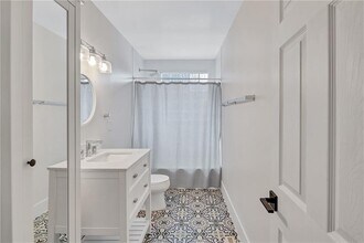 5045 Chestnut Forest Ln in Atlanta, GA - Building Photo - Building Photo