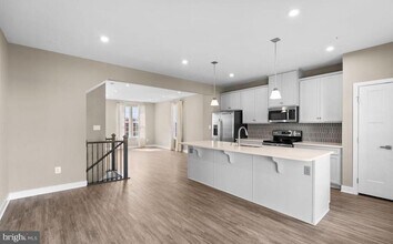 100 Bethlehem Pl in Brooklyn Park, MD - Building Photo - Building Photo