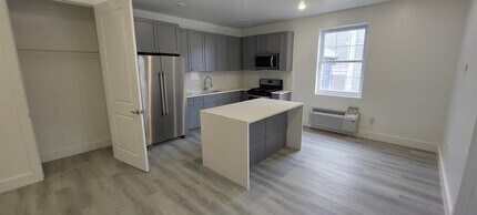 273 Oak St in Passaic, NJ - Building Photo - Building Photo