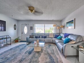 519 SW 18th St in Boynton Beach, FL - Building Photo - Building Photo