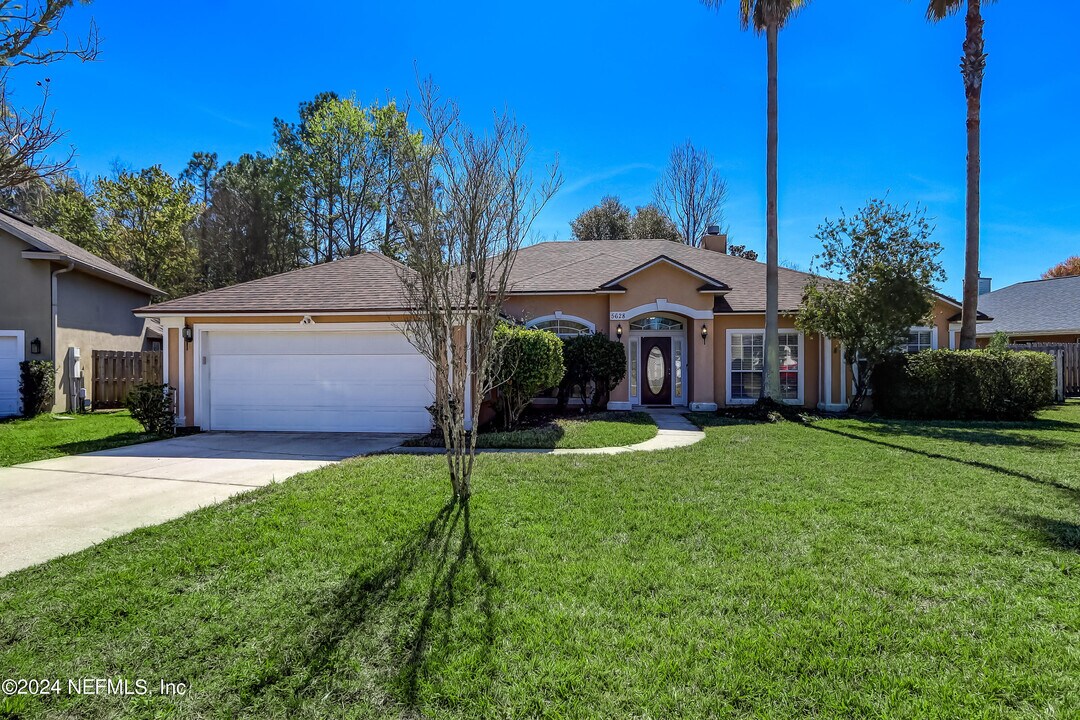 5628 Crest Creek Dr in Jacksonville, FL - Building Photo