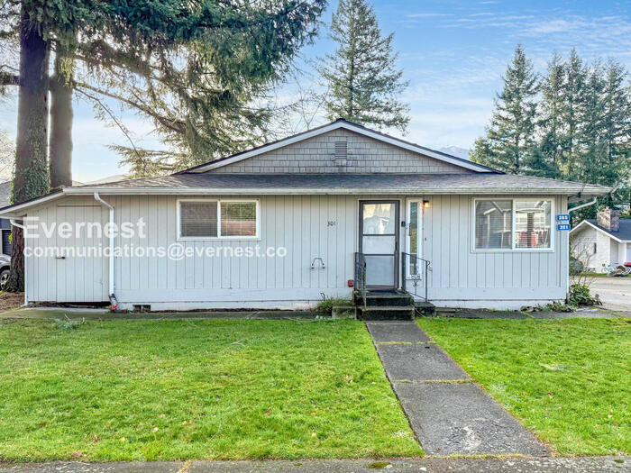 301 E 2nd St in North Bend, WA - Building Photo