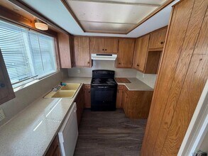 1114 E Fairmont St in Longview, TX - Building Photo - Building Photo