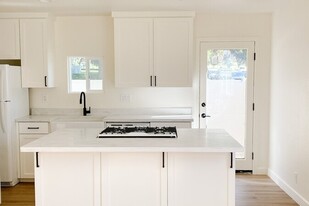 2731 Calle Del Comercio in San Clemente, CA - Building Photo