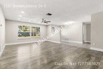 2187 Bramblewood Dr S in Clearwater, FL - Building Photo - Building Photo