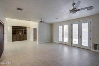 5353 Jack Marcus Dr in El Paso, TX - Building Photo - Building Photo
