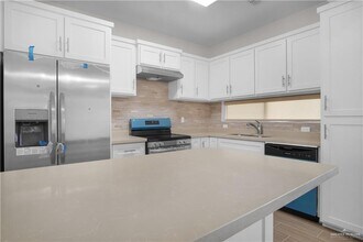 16 N 5th St in McAllen, TX - Building Photo - Building Photo