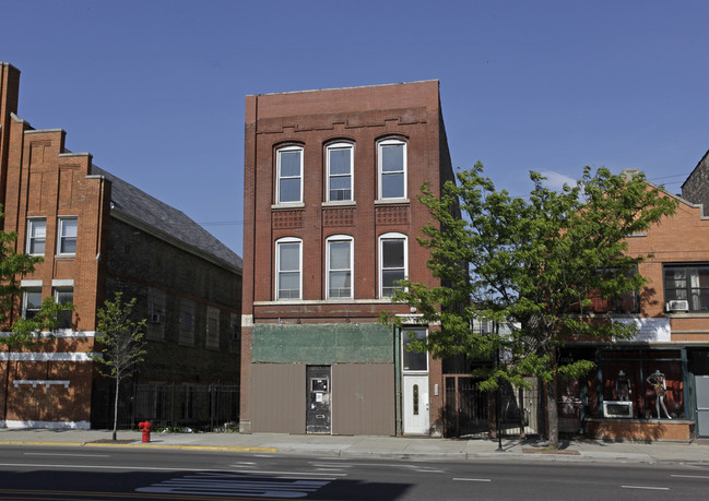 1102 N Ashland Ave in Chicago, IL - Building Photo - Building Photo