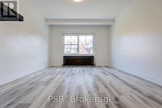 256-256 Sherbourne St in Toronto, ON - Building Photo - Building Photo