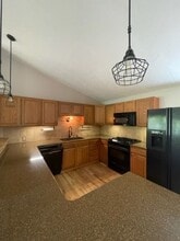 33940 County Line Dr in Bigfork, MT - Building Photo - Building Photo