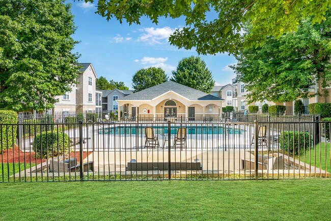 Crown Point Luxury Apartments at Crown Point in Concord, NC - Building Photo - Building Photo