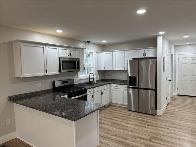 697 Manton Ave in Providence, RI - Building Photo - Building Photo