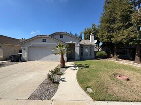 4465 N Olive Ave in Turlock, CA - Building Photo