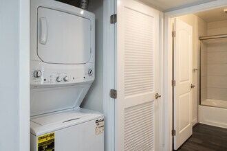 Full 4BR Units + Co-Living Available in Los Angeles, CA - Building Photo - Interior Photo