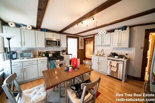 154 Calumet St, Unit 1 in Boston, MA - Building Photo