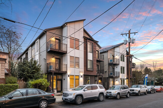 SE 11th & Tenino Apartments in Portland, OR - Building Photo - Building Photo