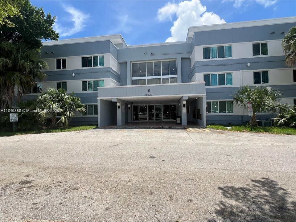 14820 Naranja Lakes Blvd in Homestead, FL - Building Photo