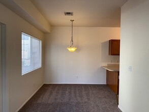 68 Brown Swallow Way in Henderson, NV - Building Photo - Building Photo