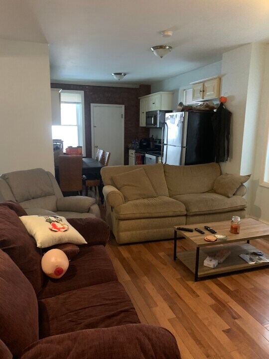 1894 Beacon St in Brookline, MA - Building Photo