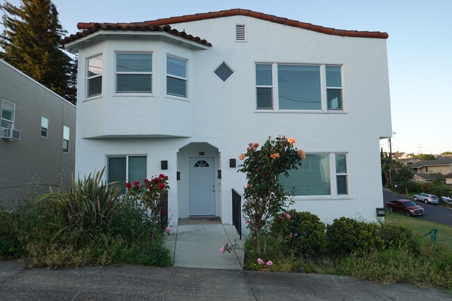 211 2nd St, Unit 211