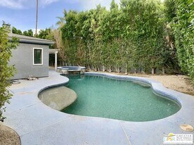 123 W San Carlos Rd in Palm Springs, CA - Building Photo