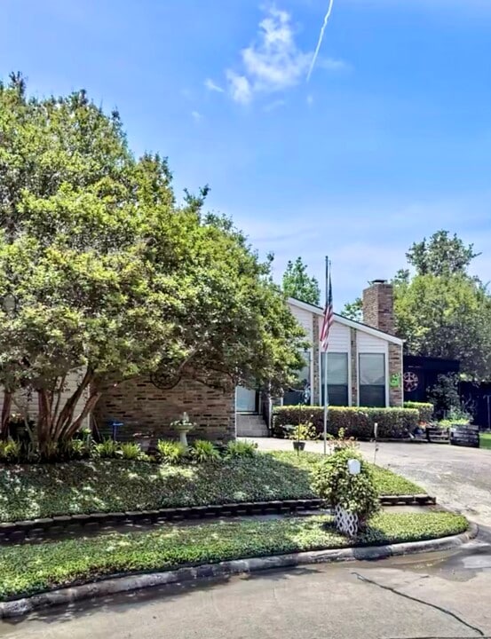 2812 Prescott Dr in Carrollton, TX - Foto de edificio