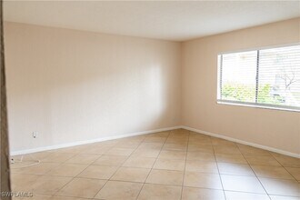 4627 Bayshore Dr in Naples, FL - Building Photo - Building Photo
