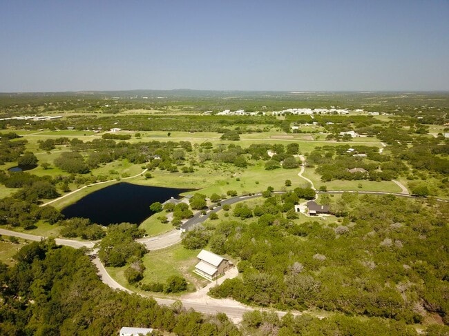 112 Ridge Harbor Dr in Spicewood, TX - Building Photo - Building Photo