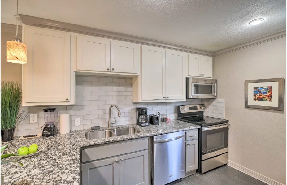 2211 Blodgett St in Houston, TX - Building Photo