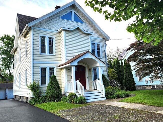 property at 27 Elizabeth St