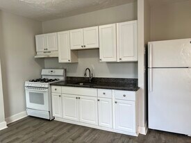 207 Broadway, Unit 2 in Everett, MA - Building Photo