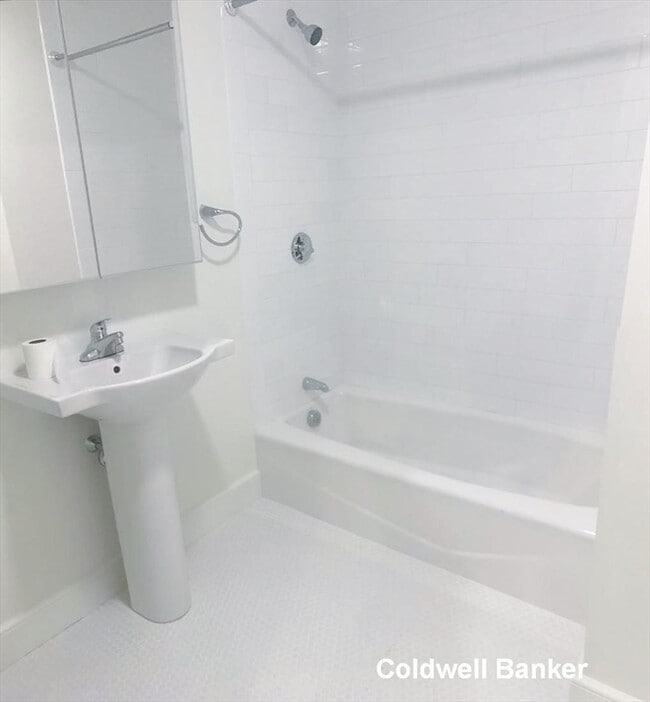 1776 Beacon St in Brookline, MA - Building Photo - Building Photo