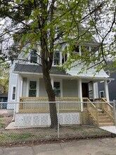 136 Bowles St in Springfield, MA - Foto de edificio - Building Photo