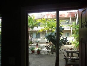 3050 NE 5th Terrace in Wilton Manors, FL - Building Photo - Building Photo