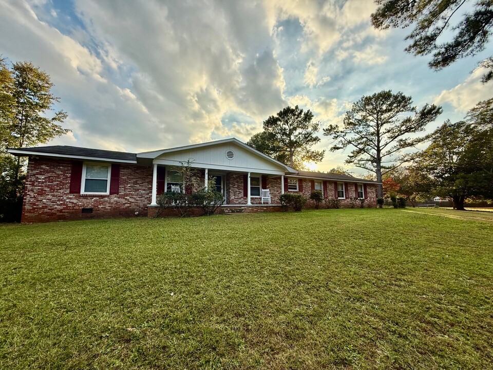 104 Harris Dr in Florence, AL - Foto de edificio