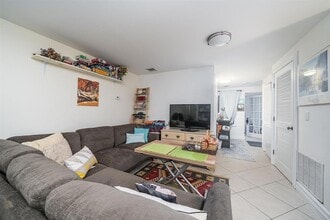 313 4th St in Jersey City, NJ - Building Photo - Building Photo