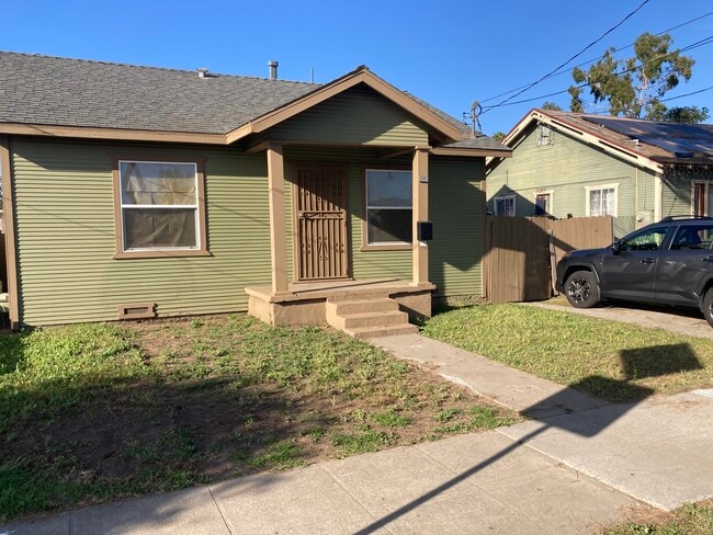 property at 257 W Simpson St