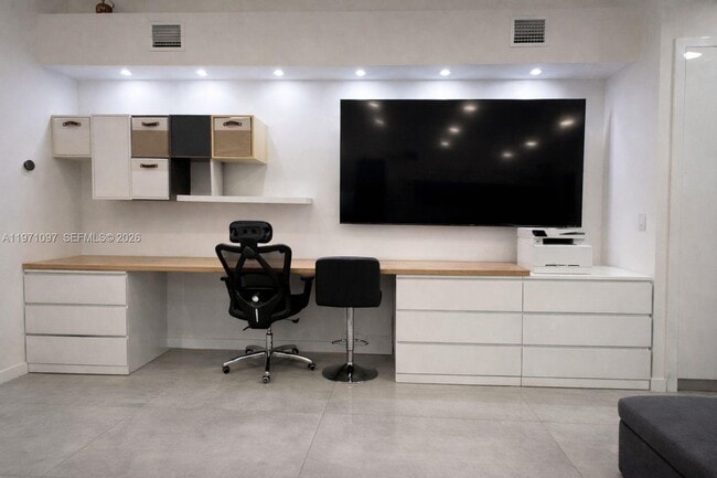 500 NE 3rd St in Hallandale Beach, FL - Building Photo - Building Photo