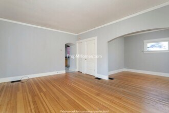 8719 SE 15th Ave in Portland, OR - Building Photo - Building Photo