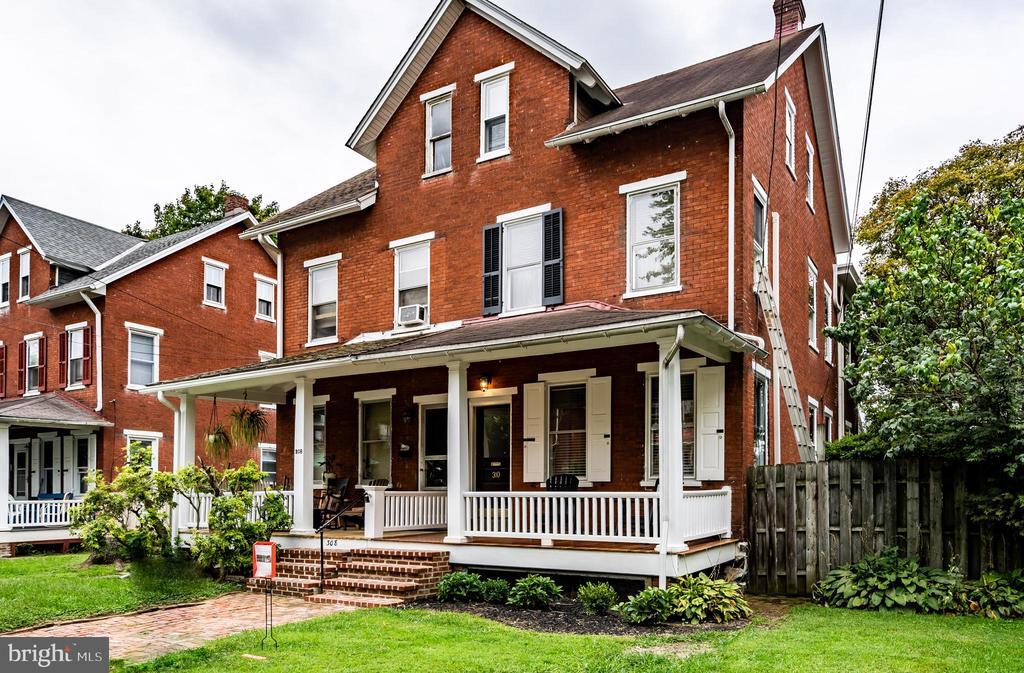 310 W Biddle St in West Chester, PA - Building Photo