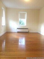 37 Auburn St, Unit 6 in Brookline, MA - Building Photo