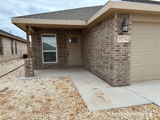 5527 Kemper St in Lubbock, TX - Building Photo - Building Photo