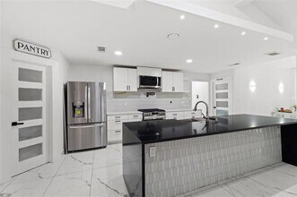 1403 Carriage Ln in Garland, TX - Building Photo - Building Photo