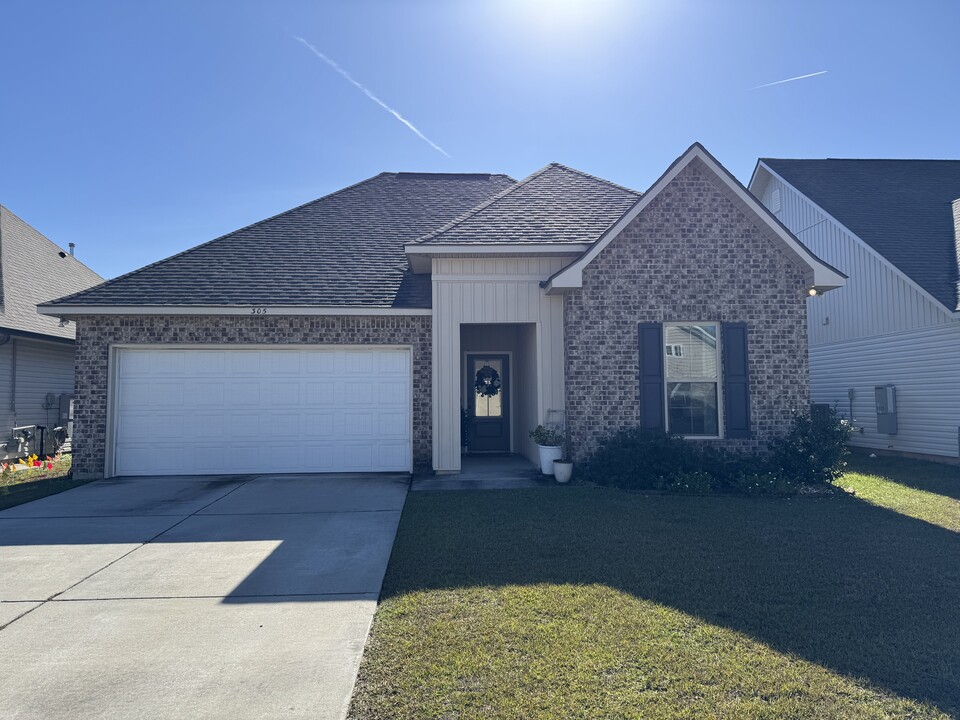 305 Craftsman Ct in Covington, LA - Building Photo