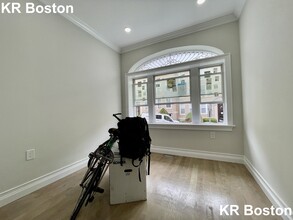 18 Mount Hood Rd in Boston, MA - Building Photo - Building Photo