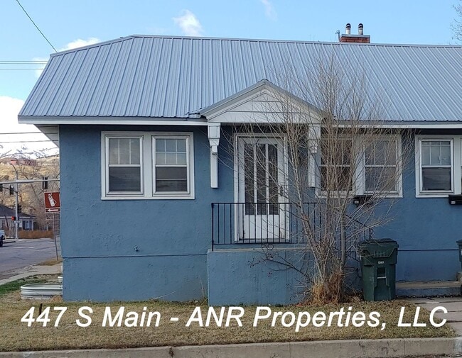 property at 445-447 S Main St