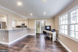 10104 51st Ave in College Park, MD - Building Photo