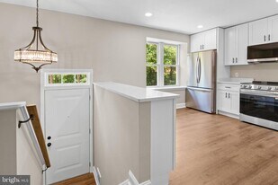 2613 Ebony Rd in Parkville, MD - Building Photo