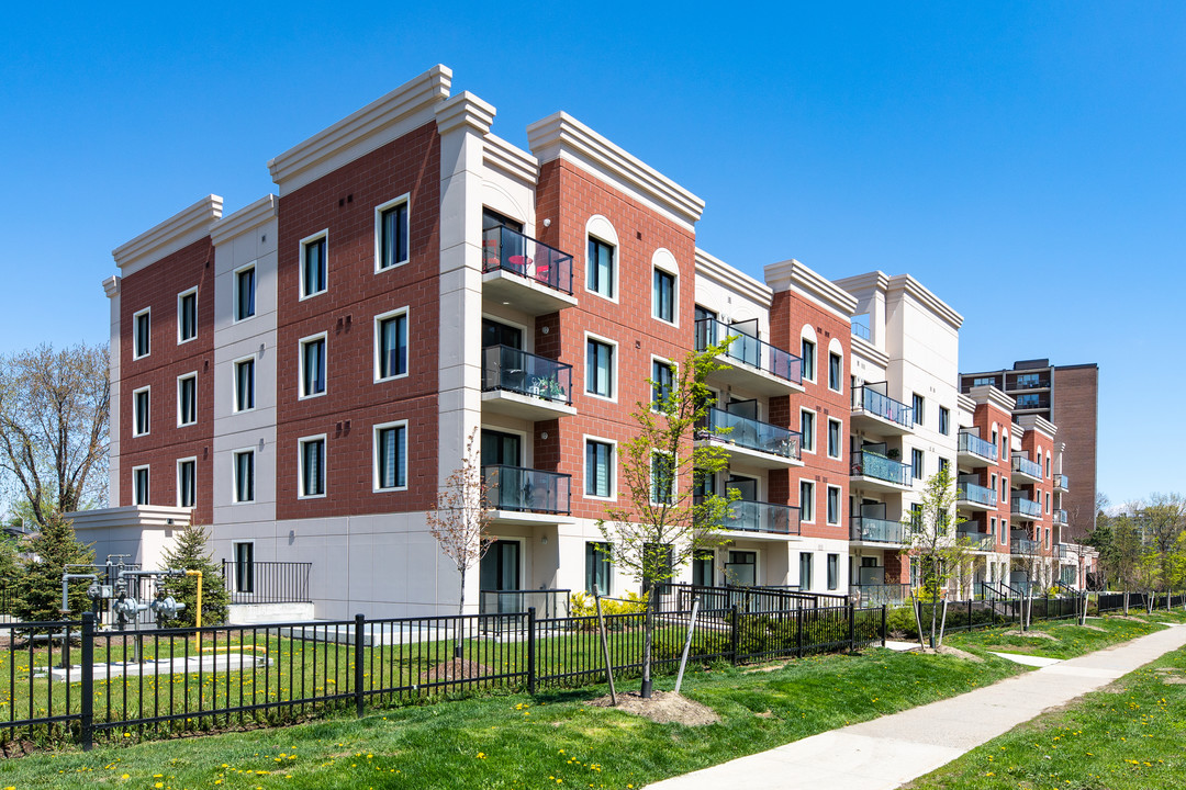 Bridgewood Suites in Mississauga, ON - Building Photo