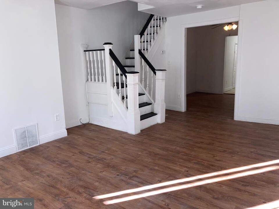 5561 Chancellor St in Philadelphia, PA - Building Photo